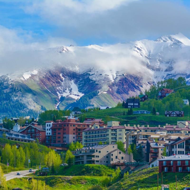 20 of the United Statesâ Best Mountain Towns