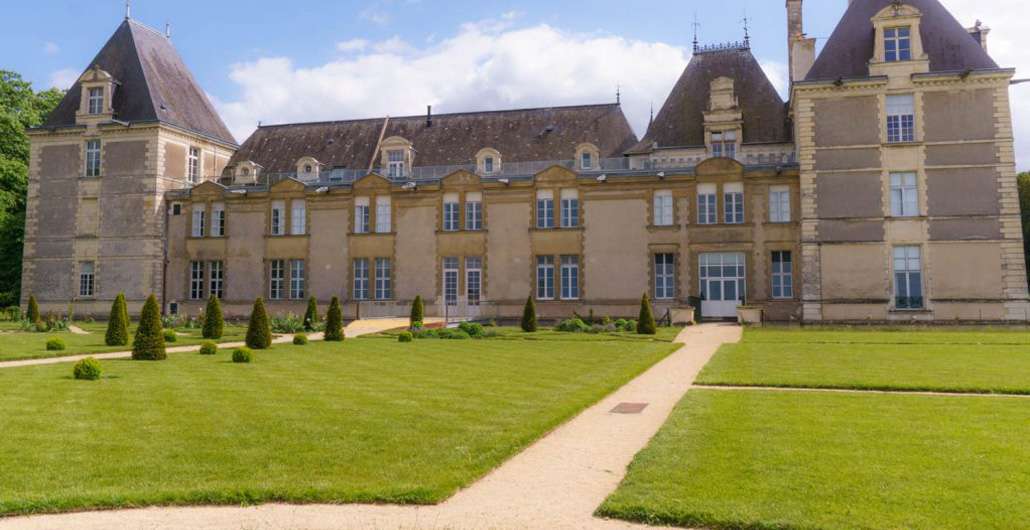 Chateau de Jalesnes Vernantes, Loire Valley, France ...