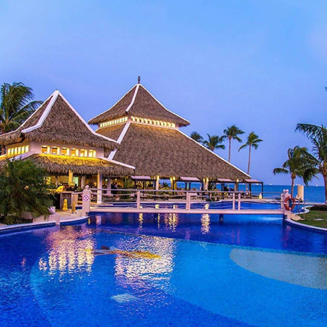 Dreams Delight Playa Bonita Panama has such a beautiful pool and why ...