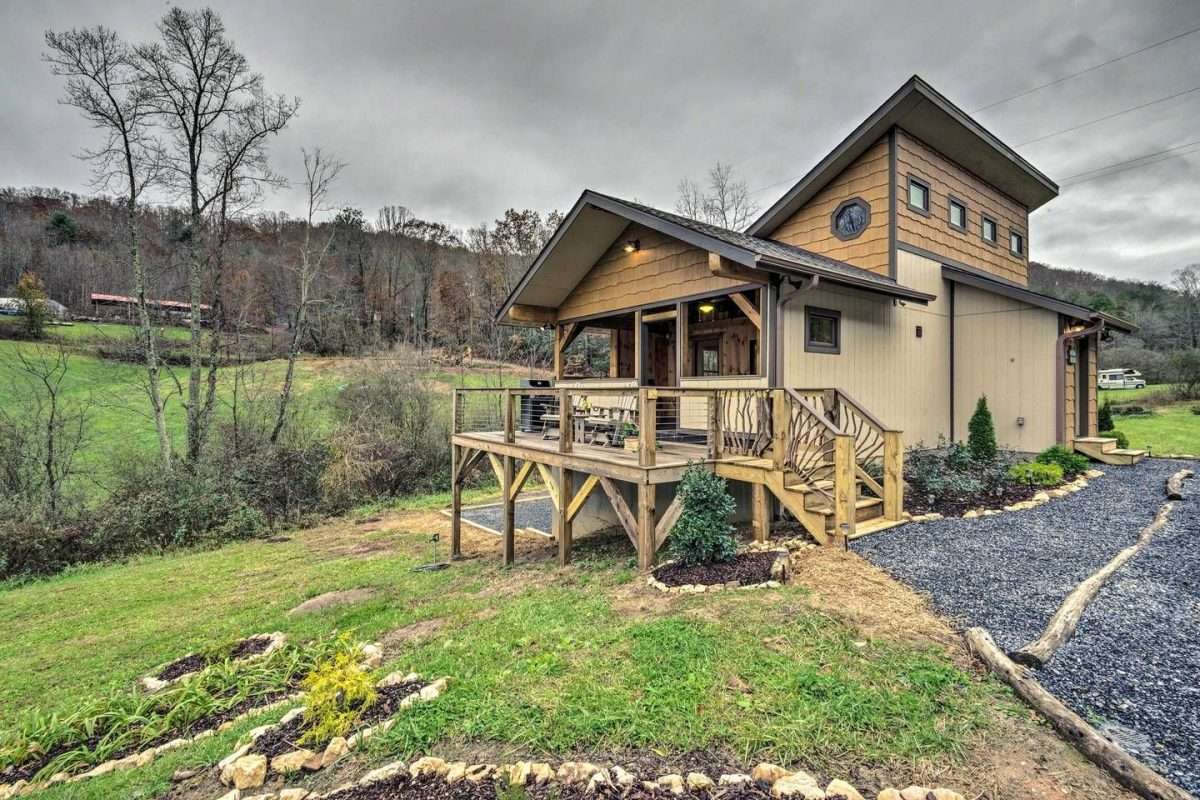 Escape to the North Carolina mountains at this rustic vacation rental ...