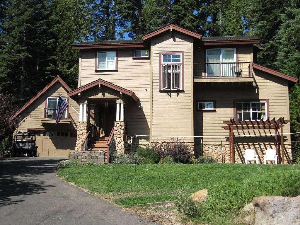 House vacation rental in Lake Almanor Country Club, CA ...