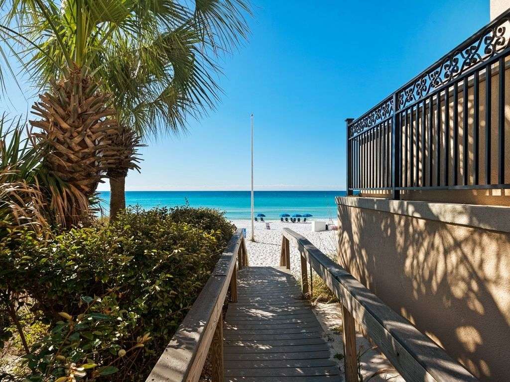 Just Renovated! 4 min to Beach