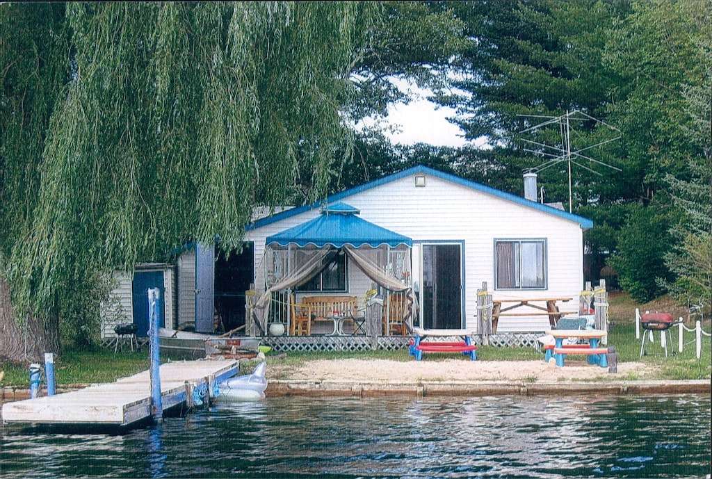 Lakefront 3 Bedroom Cottage On Chain Of Lakes Private Sandy Beach, Pet ...