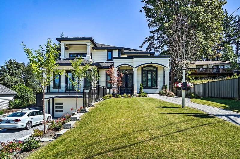 Luxury Vancouver Home w/ Patio &  Views of Downtown UPDATED 2021 ...
