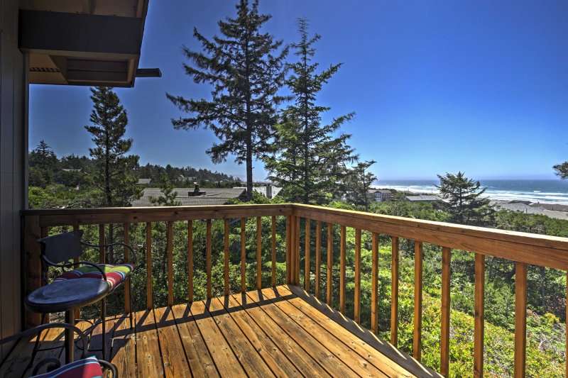 New! Gorgeous 2BR Waldport House w/ Ocean Views! UPDATED ...