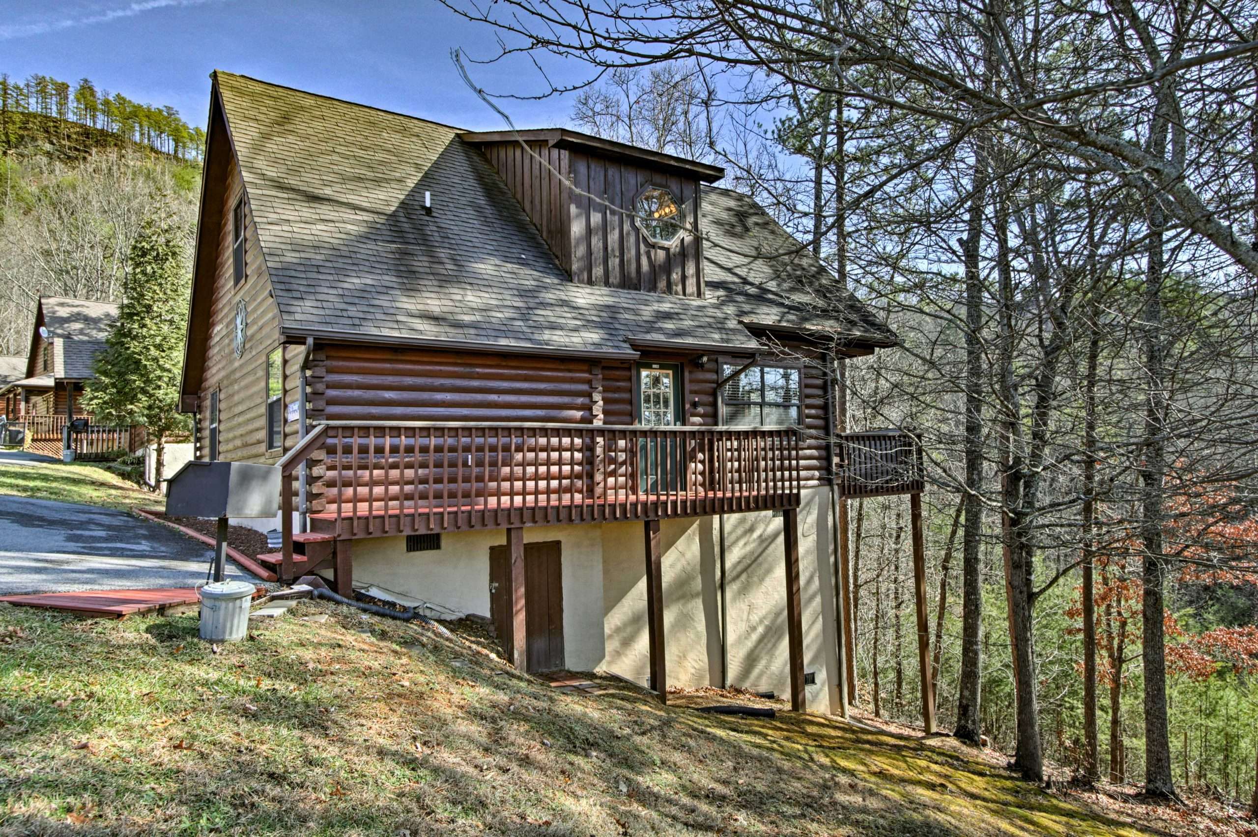 Sevierville Cabin w/ Hot Tub, Views &  Pool Access!