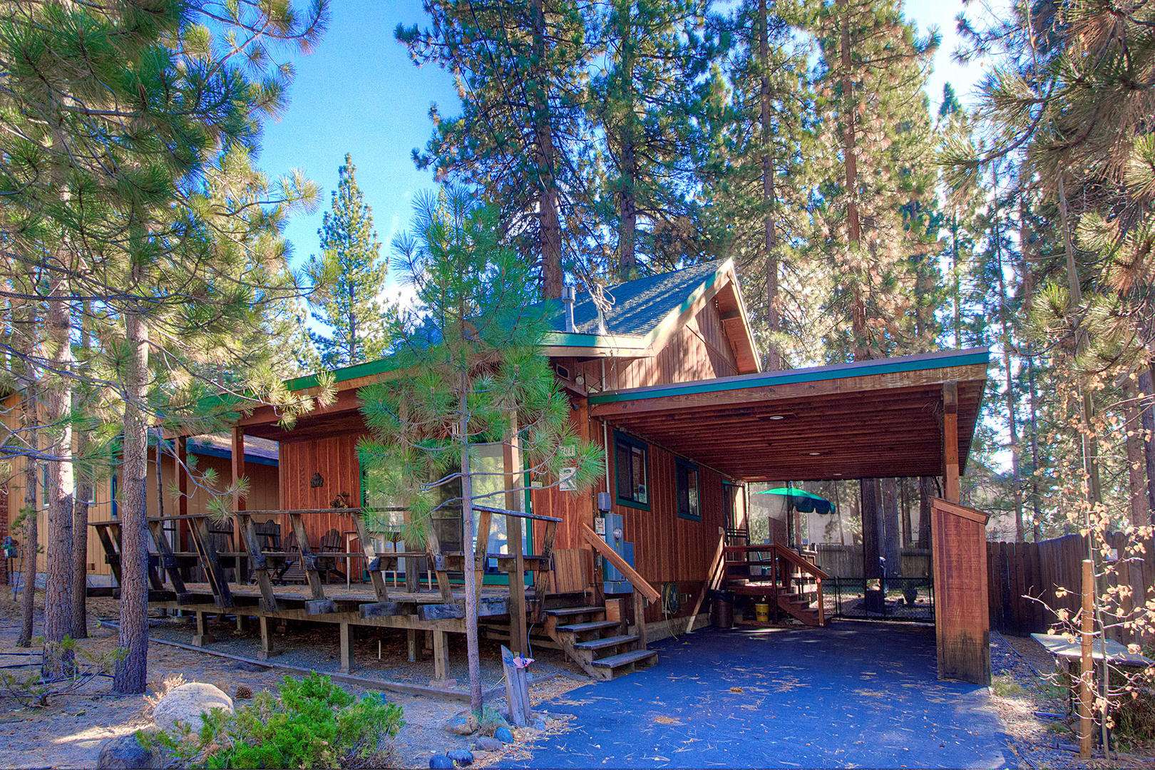 Sky Chalet: South Lake Tahoe CA 3 Bedroom Vacation Cabin Rental Few ...