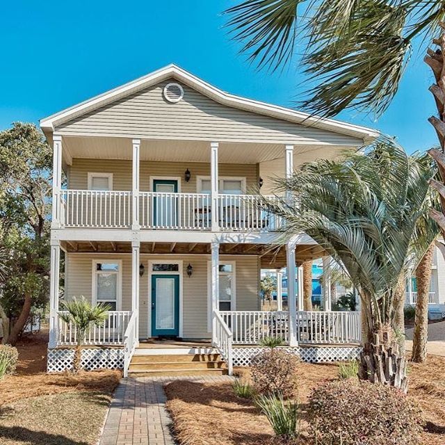 This 5 bedroom, 3 bath Crystal Beach cottage is located just 3 rows off ...